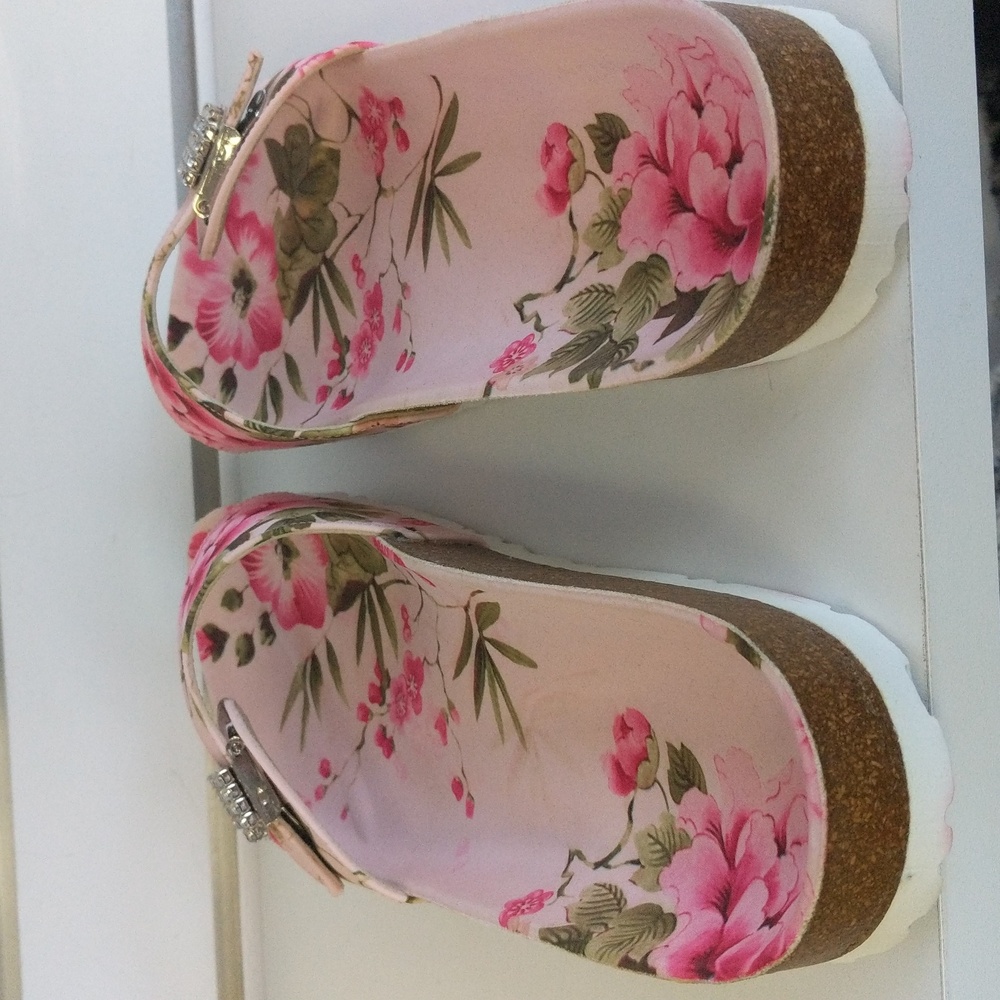 Beverly Feldman Sandals - Picture 3 of 4